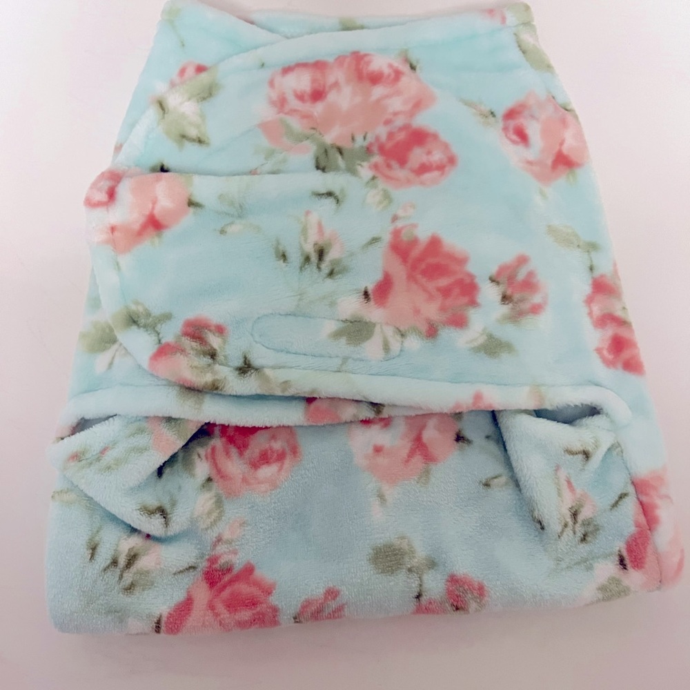 COPY - Never been used! Pretty and super soft newborn swaddle for baby girl!
